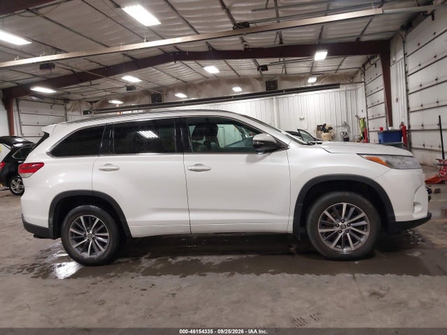 Продаж на аукціоні авто 2018 Toyota Highlander Xle, vin: 5TDJZRFH4JS823606, номер лоту: 46154335
