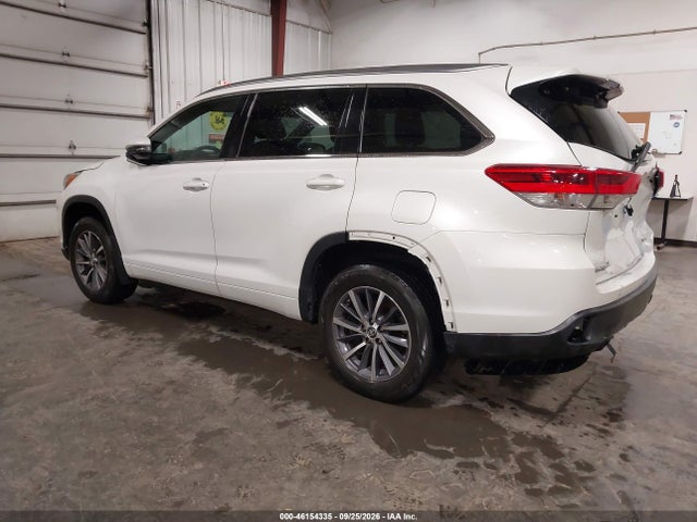 Продаж на аукціоні авто 2018 Toyota Highlander Xle, vin: 5TDJZRFH4JS823606, номер лоту: 46154335