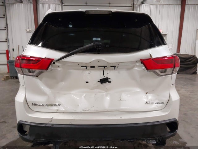 Продаж на аукціоні авто 2018 Toyota Highlander Xle, vin: 5TDJZRFH4JS823606, номер лоту: 46154335