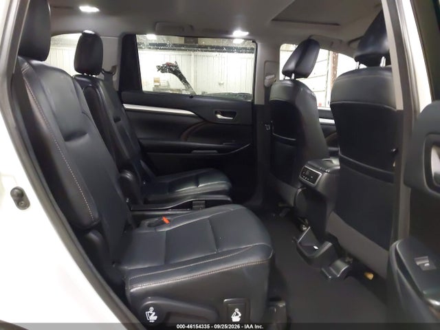 Продаж на аукціоні авто 2018 Toyota Highlander Xle, vin: 5TDJZRFH4JS823606, номер лоту: 46154335