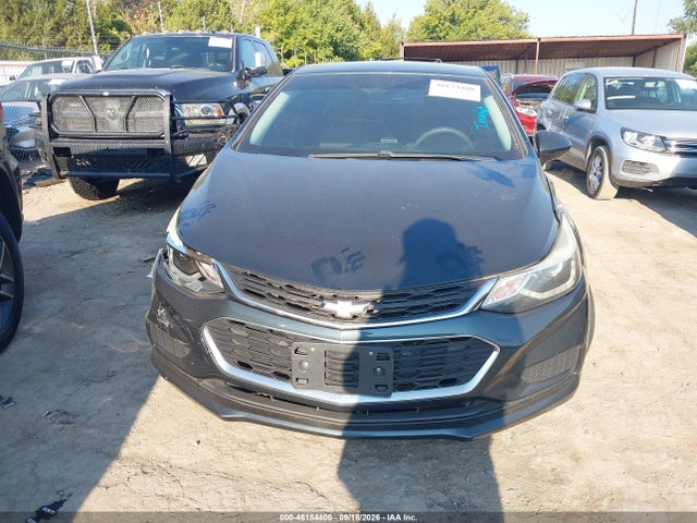 46154400 :رقم المزاد ، 1G1BE5SM2J7158400 vin ، 2018 Chevrolet Cruze Lt Auto مزاد بيع