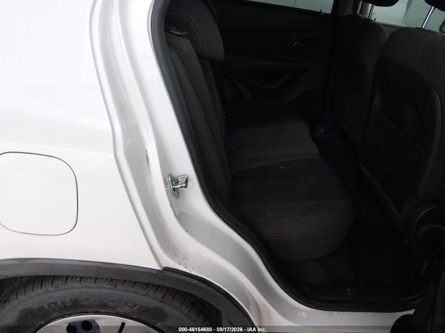 Chevrolet TRAX LS 2018 KL7CJKSB0JB723435 Image 8