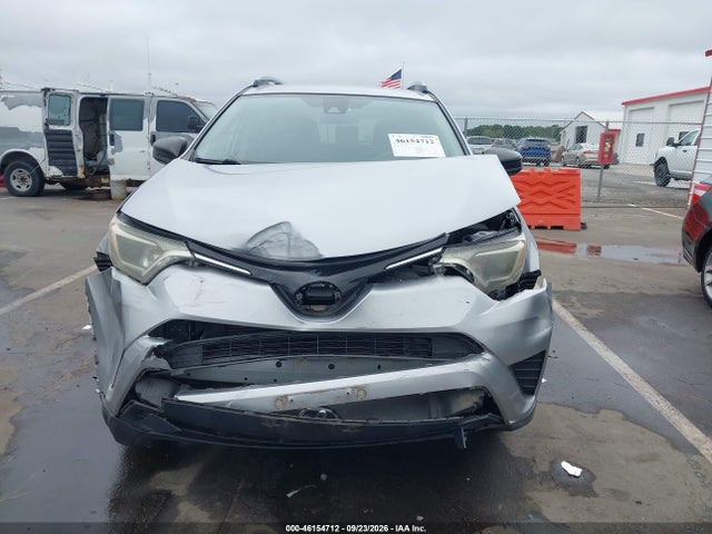46154712 :رقم المزاد ، JTMZFREV0JJ171809 vin ، 2018 Toyota Rav4 Le مزاد بيع
