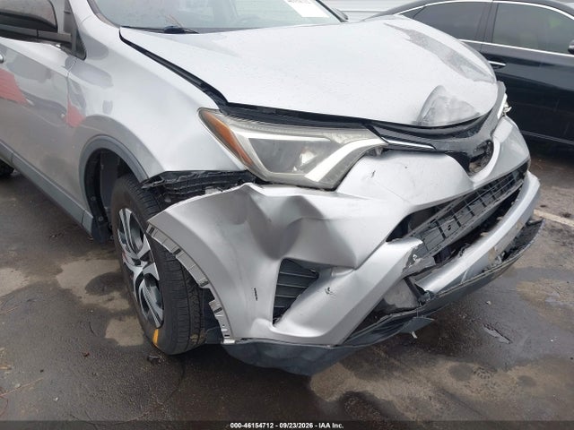 46154712 :رقم المزاد ، JTMZFREV0JJ171809 vin ، 2018 Toyota Rav4 Le مزاد بيع