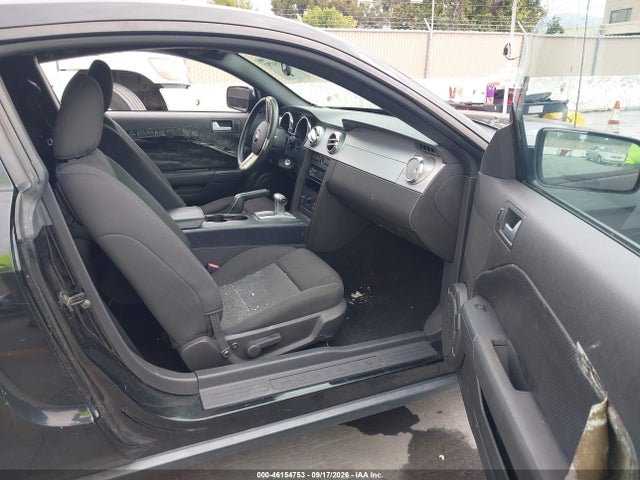 2005 Ford Mustang V6 Deluxe/v6 Premium მანქანა იყიდება აუქციონზე, vin: 1ZVFT80N755112653, აუქციონის ნომერი: 46154753