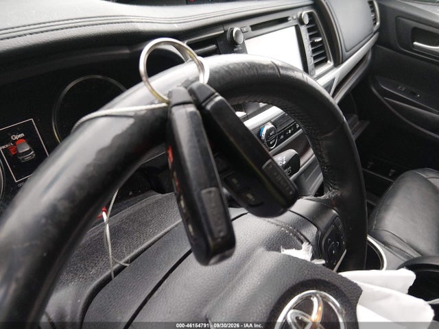 2015 Toyota Highlander Xle V6 მანქანა იყიდება აუქციონზე, vin: 5TDJKRFH8FS073820, აუქციონის ნომერი: 46154791