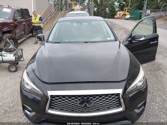 46154843 :رقم المزاد ، JN1EV7AR1JM440853 vin ، 2018 Infiniti Q50 3.0t Luxe مزاد بيع