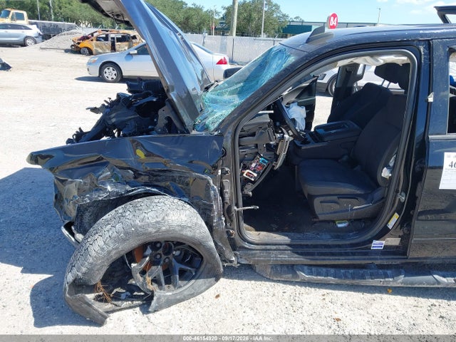2018 Chevrolet Silverado 1500 1lt მანქანა იყიდება აუქციონზე, vin: 2GCRCREC7J1101760, აუქციონის ნომერი: 46154920