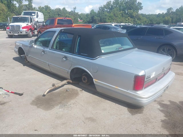 46154927 :رقم المزاد ، 1LNLM82W1TY721480 vin ، 1996 Lincoln Town Car Sgn/dmnd Anv/cypress/jn مزاد بيع