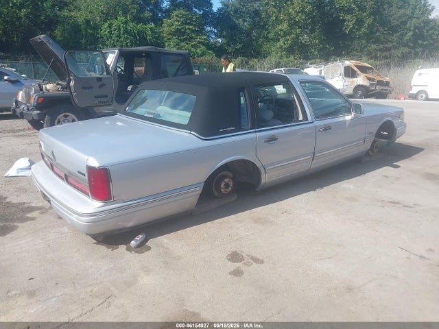 46154927 :رقم المزاد ، 1LNLM82W1TY721480 vin ، 1996 Lincoln Town Car Sgn/dmnd Anv/cypress/jn مزاد بيع