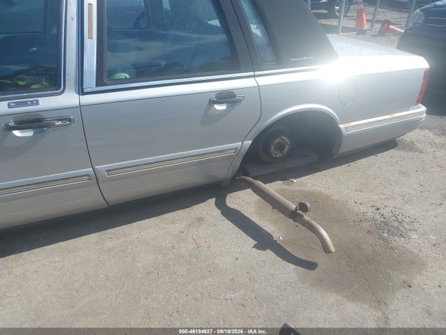 46154927 :رقم المزاد ، 1LNLM82W1TY721480 vin ، 1996 Lincoln Town Car Sgn/dmnd Anv/cypress/jn مزاد بيع