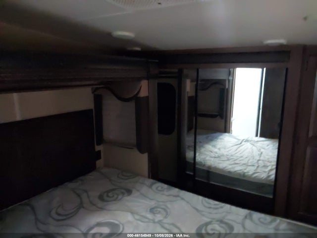 2015 Jayco Eagle 34.5 Bhts მანქანა იყიდება აუქციონზე, vin: 1UJCJ0BU6F1PL0105, აუქციონის ნომერი: 46154949