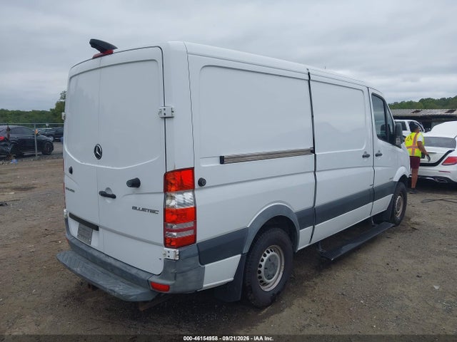 Продажа на аукционе авто 2015 Mercedes-benz Sprinter 2500 Normal Roof, vin: WD3PE7DC8F5967507, номер лота: 46154958