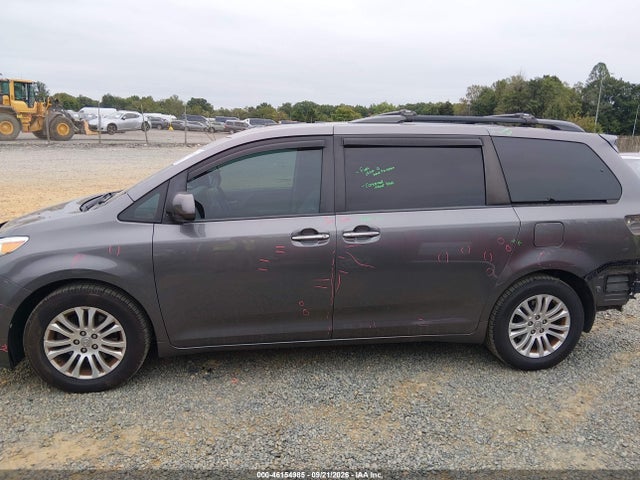 Продажа на аукционе авто 2017 Toyota Sienna Xle 8 Passenger, vin: 5TDYZ3DC2HS855659, номер лота: 46154985
