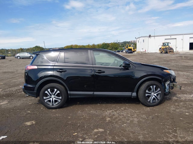Toyota RAV4 LE 2018 2T3BFREV3JW729316 Image 14