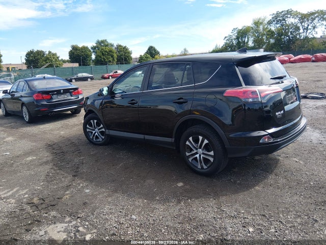 Toyota RAV4 LE 2018 2T3BFREV3JW729316 Image 3