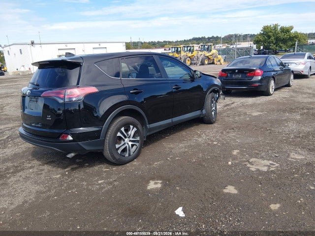 Toyota RAV4 LE 2018 2T3BFREV3JW729316 Image 4