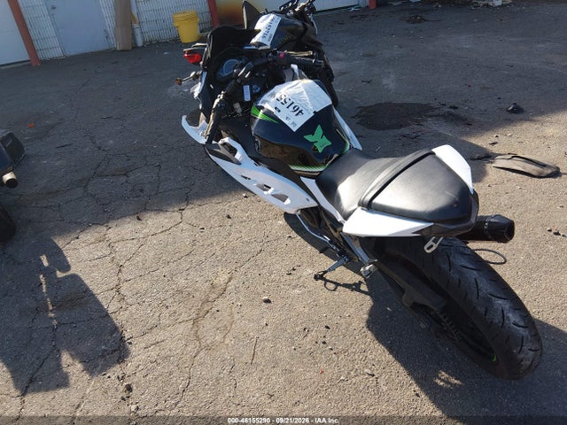 46155290 :رقم المزاد ، JKAEX8B16GDA28326 vin ، 2016 Kawasaki Ex300 B مزاد بيع