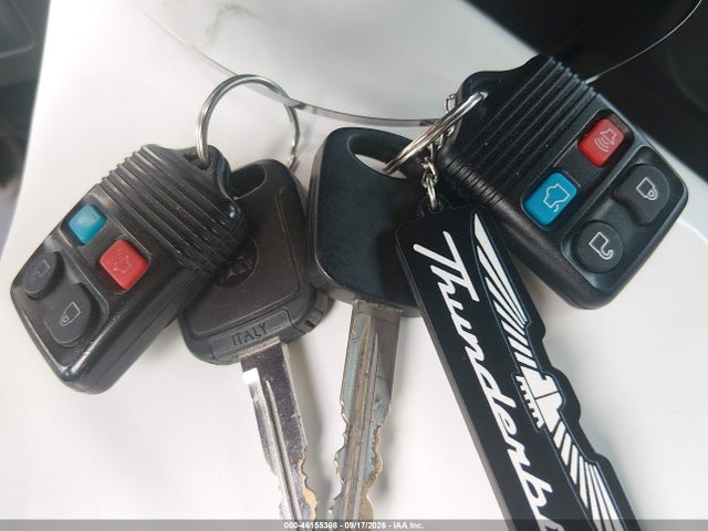 2002 Ford Thunderbird მანქანა იყიდება აუქციონზე, vin: 1FAHP60A82Y110878, აუქციონის ნომერი: 46155308