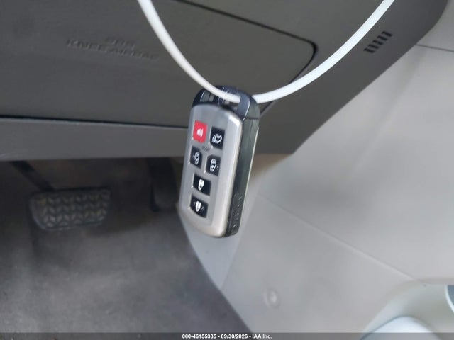 46155335 :رقم المزاد ، 5TDYK3DC3FS529564 vin ، 2015 Toyota Sienna Xle 8 Passenger مزاد بيع