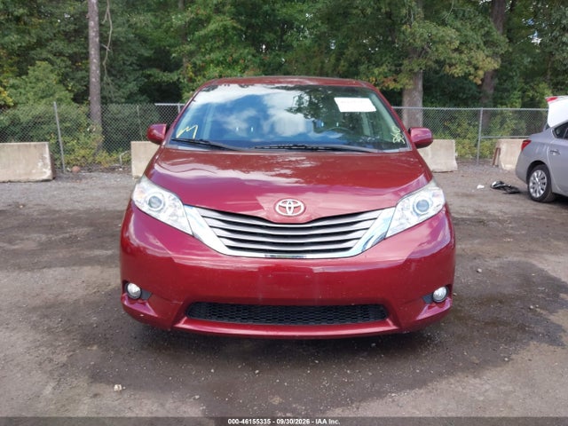 46155335 :رقم المزاد ، 5TDYK3DC3FS529564 vin ، 2015 Toyota Sienna Xle 8 Passenger مزاد بيع