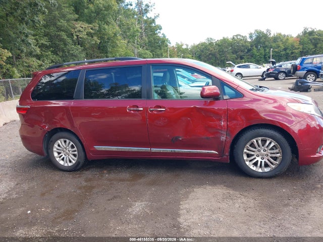 46155335 :رقم المزاد ، 5TDYK3DC3FS529564 vin ، 2015 Toyota Sienna Xle 8 Passenger مزاد بيع