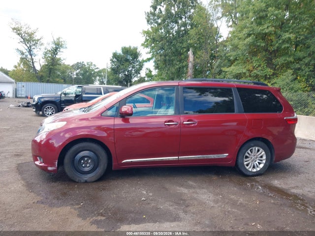46155335 :رقم المزاد ، 5TDYK3DC3FS529564 vin ، 2015 Toyota Sienna Xle 8 Passenger مزاد بيع