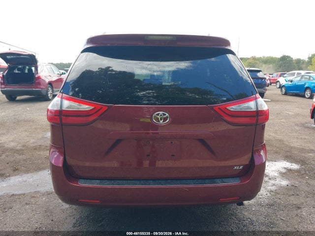 46155335 :رقم المزاد ، 5TDYK3DC3FS529564 vin ، 2015 Toyota Sienna Xle 8 Passenger مزاد بيع