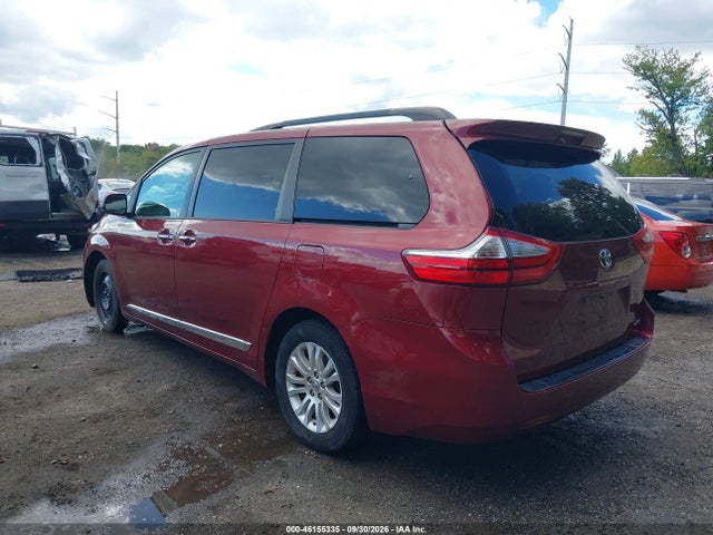 46155335 :رقم المزاد ، 5TDYK3DC3FS529564 vin ، 2015 Toyota Sienna Xle 8 Passenger مزاد بيع