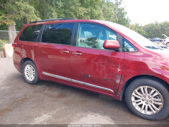 46155335 :رقم المزاد ، 5TDYK3DC3FS529564 vin ، 2015 Toyota Sienna Xle 8 Passenger مزاد بيع
