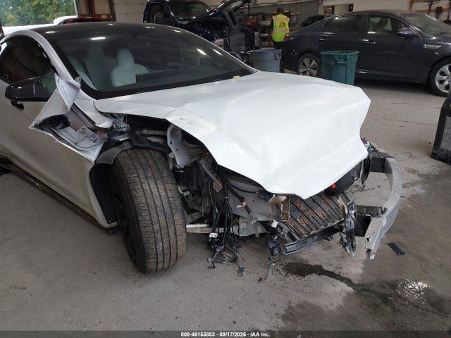 46155853 :رقم المزاد ، 5YJSA1E61NF460270 vin ، 2022 Tesla Model S Plaid Tri Motor All-wheel Drive مزاد بيع