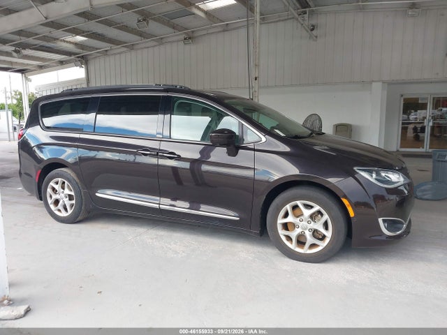 Продаж на аукціоні авто 2017 Chrysler Pacifica Touring-l Plus, vin: 2C4RC1EG5HR684331, номер лоту: 46155933