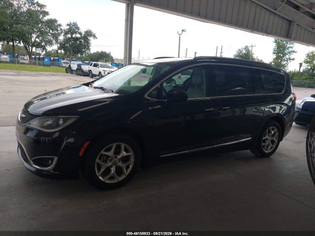 Продаж на аукціоні авто 2017 Chrysler Pacifica Touring-l Plus, vin: 2C4RC1EG5HR684331, номер лоту: 46155933