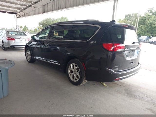 Продаж на аукціоні авто 2017 Chrysler Pacifica Touring-l Plus, vin: 2C4RC1EG5HR684331, номер лоту: 46155933