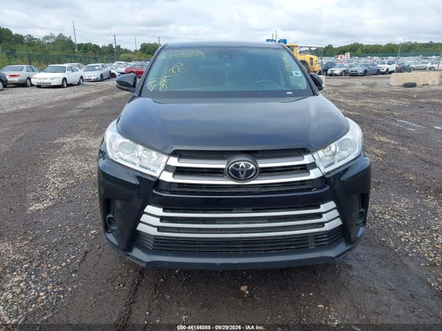 Продажа на аукционе авто 2019 Toyota Highlander Le, vin: 5TDBZRFH0KS921845, номер лота: 46156088