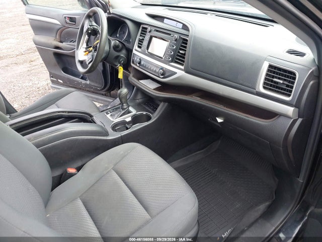 Продажа на аукционе авто 2019 Toyota Highlander Le, vin: 5TDBZRFH0KS921845, номер лота: 46156088