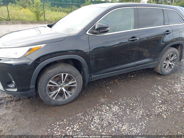 Продажа на аукционе авто 2019 Toyota Highlander Le, vin: 5TDBZRFH0KS921845, номер лота: 46156088