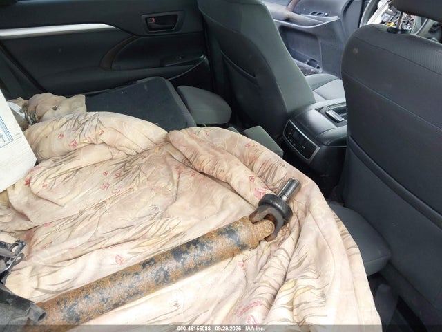 Продажа на аукционе авто 2019 Toyota Highlander Le, vin: 5TDBZRFH0KS921845, номер лота: 46156088