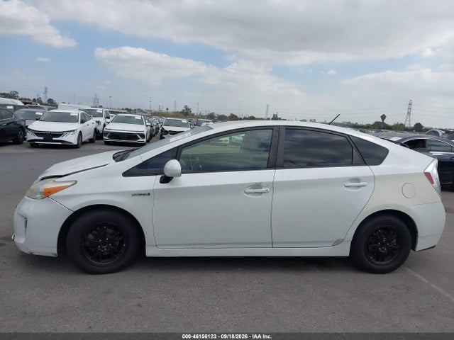 Toyota Prius Two 2014 JTDKN3DU9E0363087 Image 14