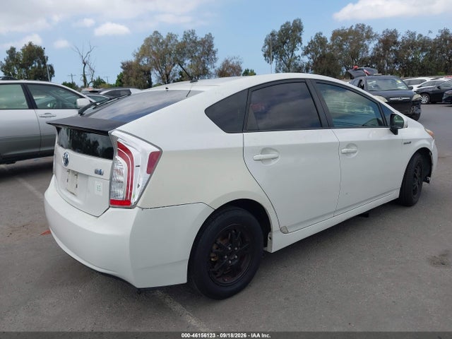 Toyota Prius Two 2014 JTDKN3DU9E0363087 Image 4