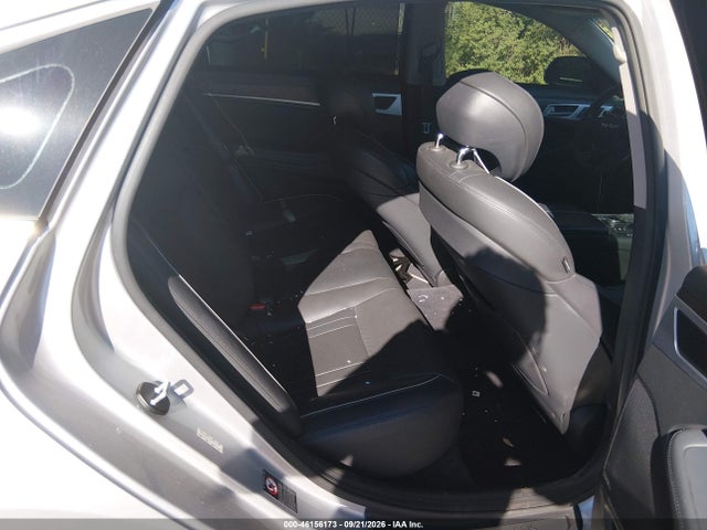 Genesis G80 3.8 2017 KMHGN4JE7HU177467 Image 8