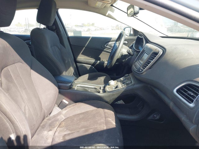 2015 Chrysler 200 Limited მანქანა იყიდება აუქციონზე, vin: 1C3CCCABXFN577821, აუქციონის ნომერი: 46156192