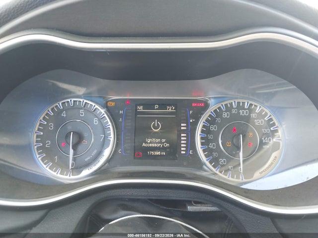 2015 Chrysler 200 Limited მანქანა იყიდება აუქციონზე, vin: 1C3CCCABXFN577821, აუქციონის ნომერი: 46156192