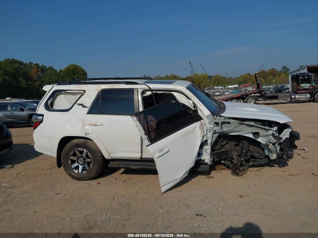 Продажа на аукционе авто 2023 Toyota 4runner Trd Off Road Premium, vin: JTERU5JR8P6173337, номер лота: 46156239