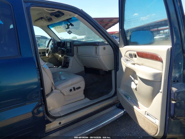 2005 Cadillac Escalade Standard მანქანა იყიდება აუქციონზე, vin: 1GYEK63N65R148001, აუქციონის ნომერი: 46156394