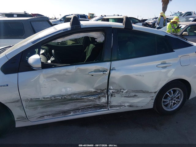 Toyota Prius Two 2016 JTDKBRFU4G3514394 Image 6