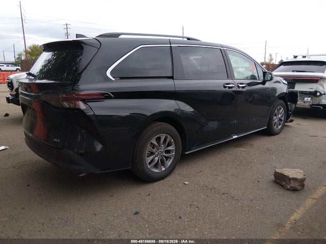 Toyota SIENNA XLE 2026 5TDYRKECXTS327370 Image 4