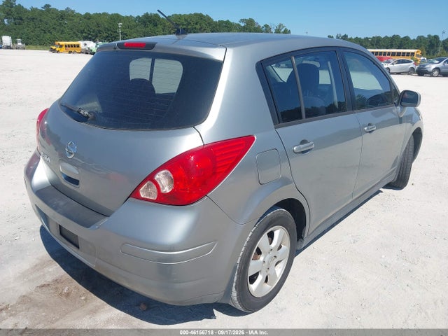 46156718 :رقم المزاد ، 3N1BC13E09L501342 vin ، 2009 Nissan Versa 1.8s مزاد بيع