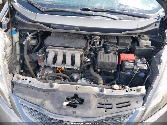 46156759 :رقم المزاد ، JHMGE8H38DC081586 vin ، 2013 Honda Fit مزاد بيع