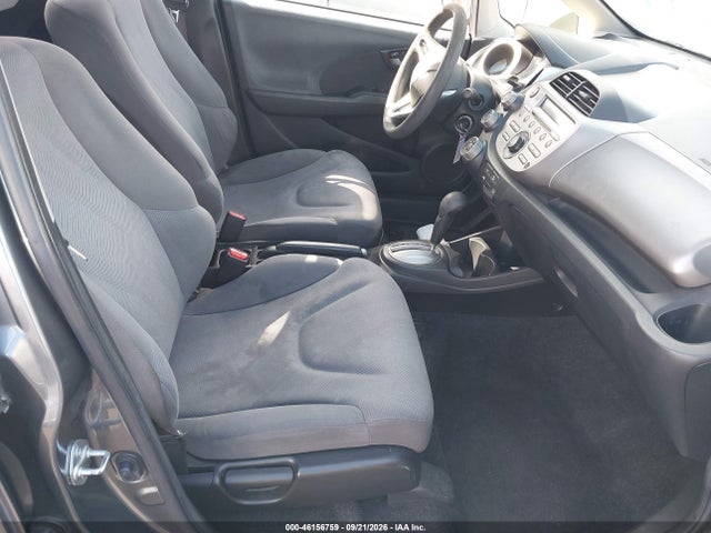 46156759 :رقم المزاد ، JHMGE8H38DC081586 vin ، 2013 Honda Fit مزاد بيع
